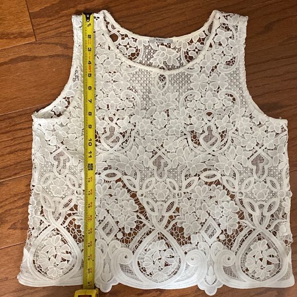 Acemi white lace & crochet tank top - Size Medium - Picture 8 of 9